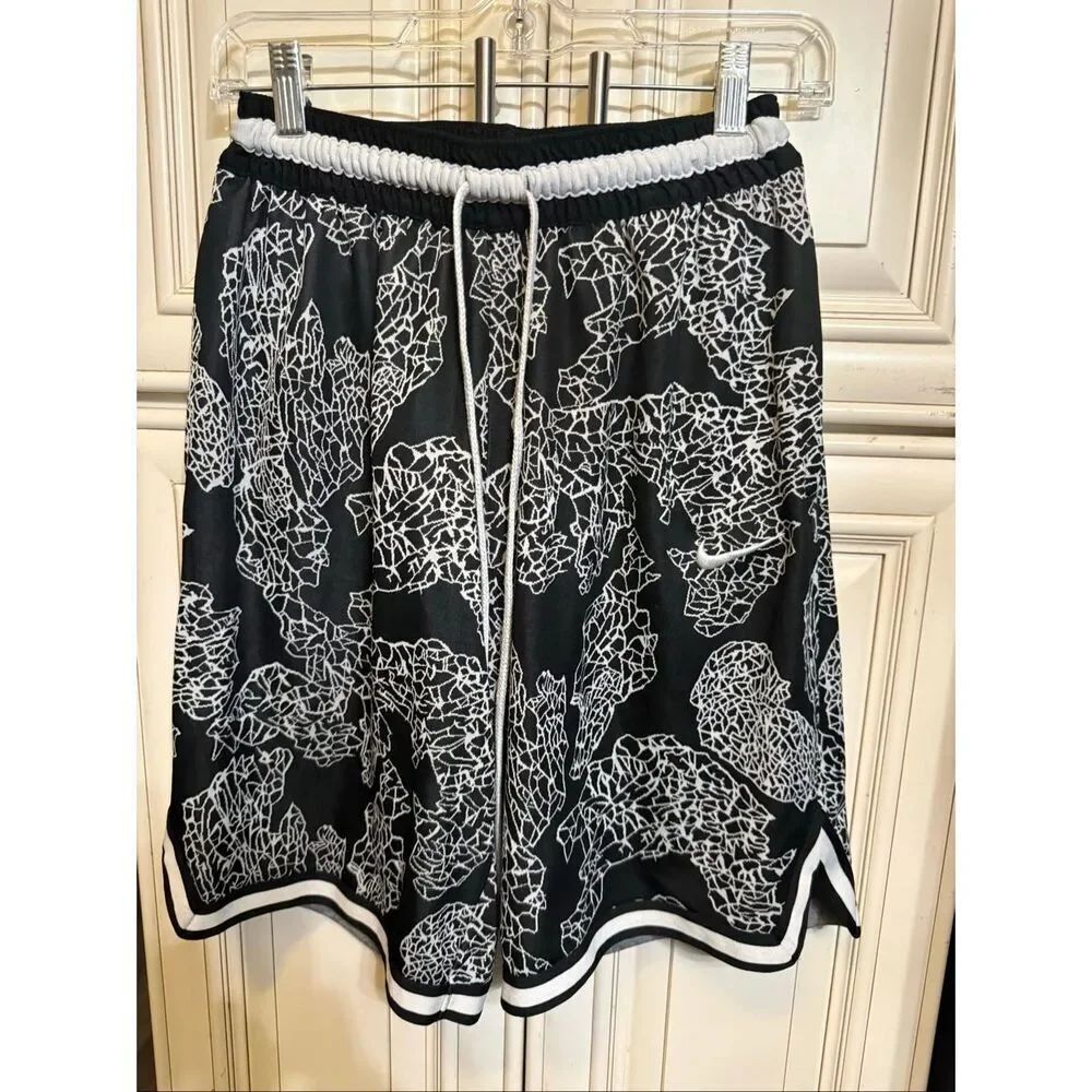 Nike Youth Loose Fit Dri-FIT DNA Seasonal Basketball Shorts Black White Small